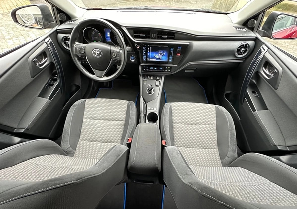 Toyota Auris cena 59900 przebieg: 100400, rok produkcji 2017 z Stąporków małe 781
